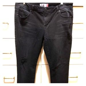 Cabi slim boyfriend black distressed jeans size 8